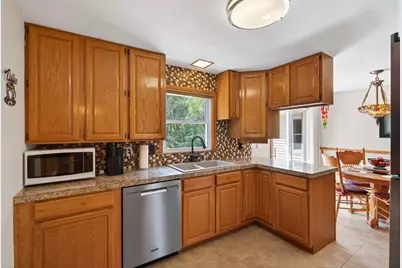 11311 Lorry Lane W, Minnetonka, MN 55305 - Photo 4