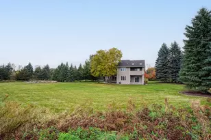 9820 Deerbrook Dr, Chanhassen, MN 55317 - Photo 6