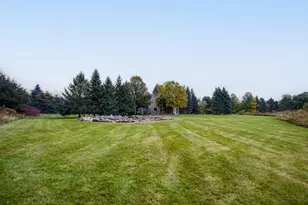 9820 Deerbrook Dr, Chanhassen, MN 55317 - Photo 46