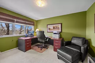 9820 Deerbrook Dr, Chanhassen, MN 55317 - Photo 28
