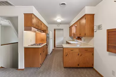 3724 Huntingdon Drive, Minnetonka, MN 55305 - Photo 2