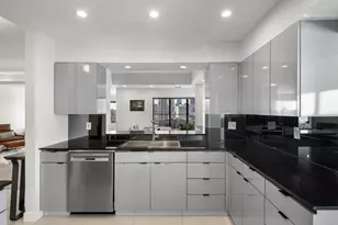 110 Bank St SE, Minneapolis, MN 55414 - Photo 20