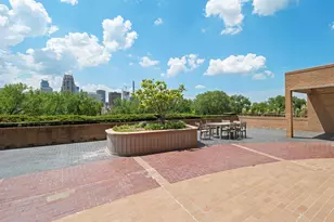 110 Bank St SE, Minneapolis, MN 55414 - Photo 76