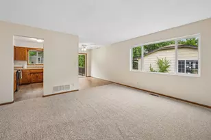 13008 Oliver Ave S, Burnsville, MN 55337 - Photo 4