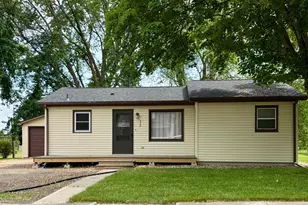 520 13th St, Howard Lake, MN 55349 - Photo 1