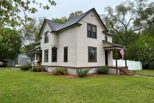 324 S Swift Ave, Litchfield, MN 55355 - Photo 2