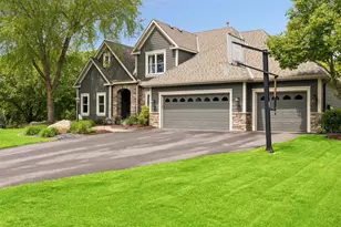 3362 Charleston Dr, Woodbury, MN 55129 - Photo 2