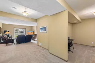 3362 Charleston Dr, Woodbury, MN 55129 - Photo 52