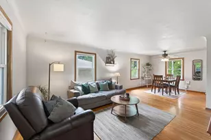 49 Flandrau Pl, Saint Paul, MN 55106 - Photo 1