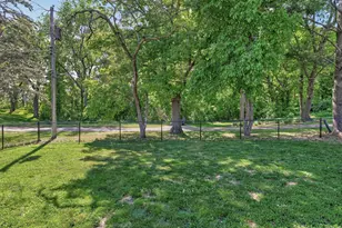 49 Flandrau Pl, Saint Paul, MN 55106 - Photo 24