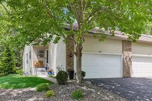 913 Oakwood Heights Cir, Eagan, MN 55123 - Photo 1