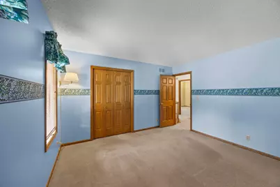 8941 Hunters Trail, Woodbury, MN 55125 - Photo 18