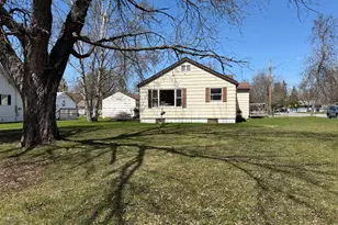 920 13th Ave, International Falls, MN 56649 - Photo 4