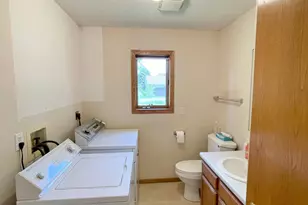 208 Broad Street S, Comfrey, MN 56019 - Photo 24