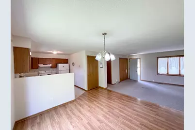208 Broad Street S, Comfrey, MN 56019 - Photo 6