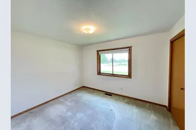208 Broad Street S, Comfrey, MN 56019 - Photo 18