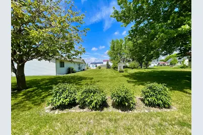 208 Broad Street S, Comfrey, MN 56019 - Photo 4