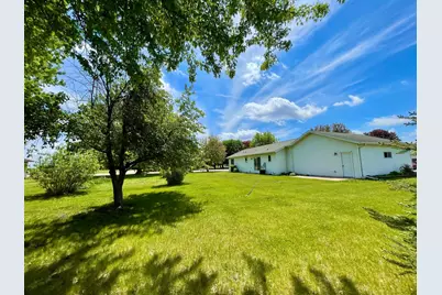 208 Broad Street S, Comfrey, MN 56019 - Photo 30