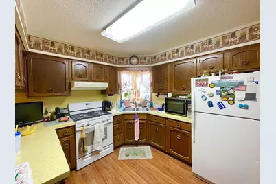 115 W Lincoln Street, Springfield, MN 56087 - Photo 14