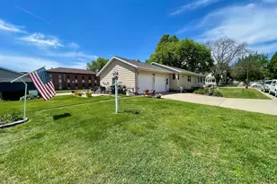 115 W Lincoln St, Springfield, MN 56087 - Photo 2