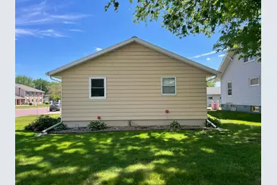 115 W Lincoln Street, Springfield, MN 56087 - Photo 32