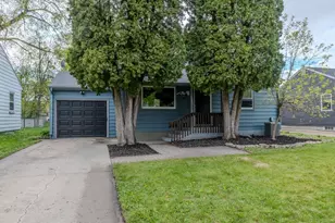 1521 13 1/2 Street S, Fargo,  58103 - Photo 2