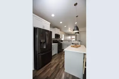 1719 67th Avenue S, Fargo, ND 58104 - Photo 2