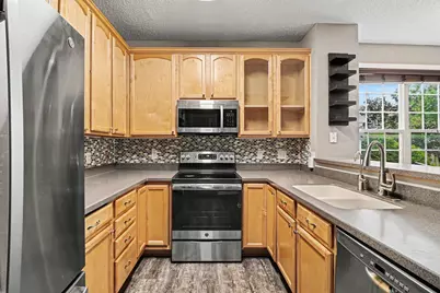 2171 Shamrock Place, Chaska, MN 55318 - Photo 6