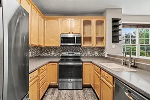 2171 Shamrock Pl, Chaska, MN 55318 - Photo 6