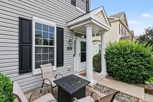 2171 Shamrock Pl, Chaska, MN 55318 - Photo 2