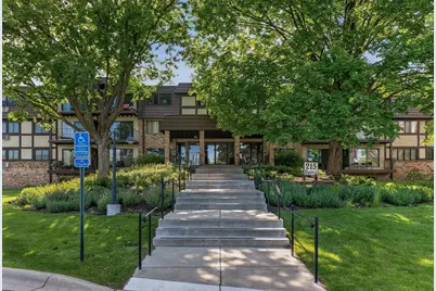 215 Barry Avenue S #216, Wayzata, MN 55391 - Photo 20