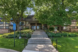 215 Barry Ave S, Wayzata, MN 55391 - Photo 20