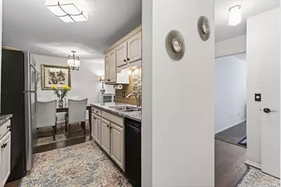 215 Barry Avenue S #216, Wayzata, MN 55391 - Photo 6