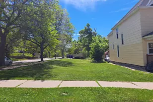 696 Sims Ave, Saint Paul, MN 55106 - Photo 1