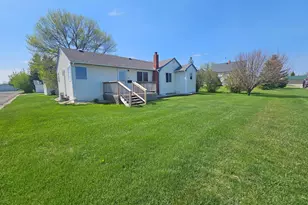 127 S State St, Warren, MN 56762 - Photo 1