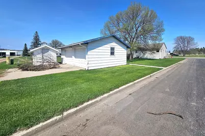 127 S State Street, Warren, MN 56762 - Photo 24