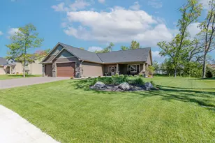 4704 381st Trail, North Branch, MN 55056 - Photo 2