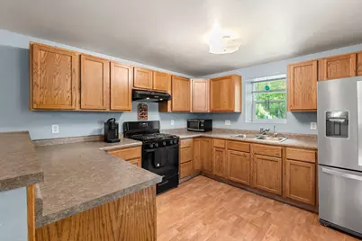 915 3rd Avenue NW, Faribault, MN 55021 - Photo 10