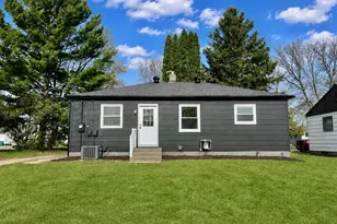 908 Clover Ln, Grand Rapids, MN 55744 - Photo 2
