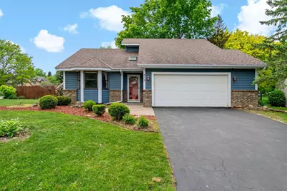 979 Pointe Way, Eagan, MN 55123 - Photo 1