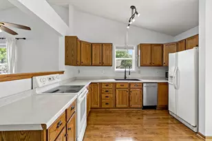 979 Pointe Way, Eagan, MN 55123 - Photo 12