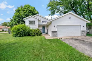16467 Godson Dr, Lakeville, MN 55044 - Photo 2
