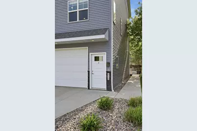 911 7th Street N, Fargo, ND 58102 - Photo 2