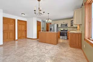 3249 Woodland Hills Dr SE, Bemidji, MN 56601 - Photo 4