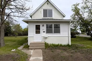 619 14 St NW, Bemidji, MN 56601 - Photo 2