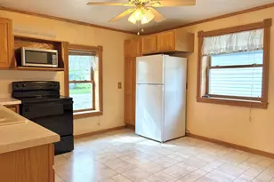 752 E Mark St, Winona, MN 55987 - Photo 6
