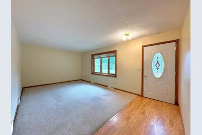 752 E Mark Street, Winona, MN 55987 - Photo 2