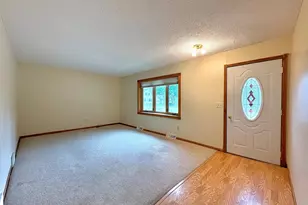 752 E Mark St, Winona, MN 55987 - Photo 2