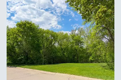 202 W Everett Avenue, Fergus Falls, MN 56537 - Photo 1