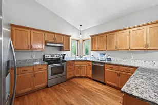 10035 Fallgold Parkway N, Brooklyn Park, MN 55443 - Photo 8